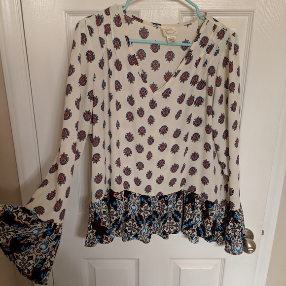 Long sleeve flowy top - Picture 2 of 2